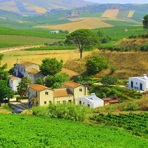 Tarantola Farm stay